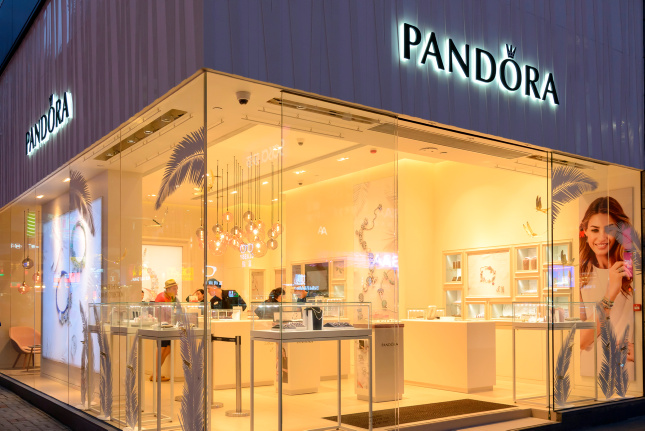 Pandora shops open shop near me